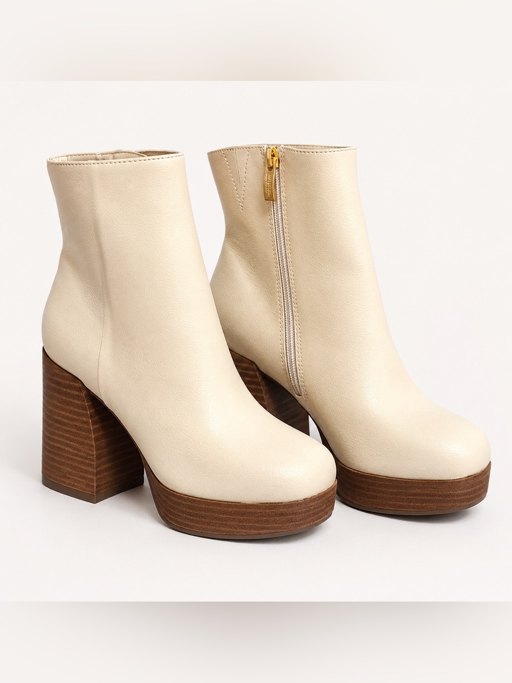 Michael by Michael Shannon Franki Ivory Platform Ankle Boots Size 7 Retro GoGo